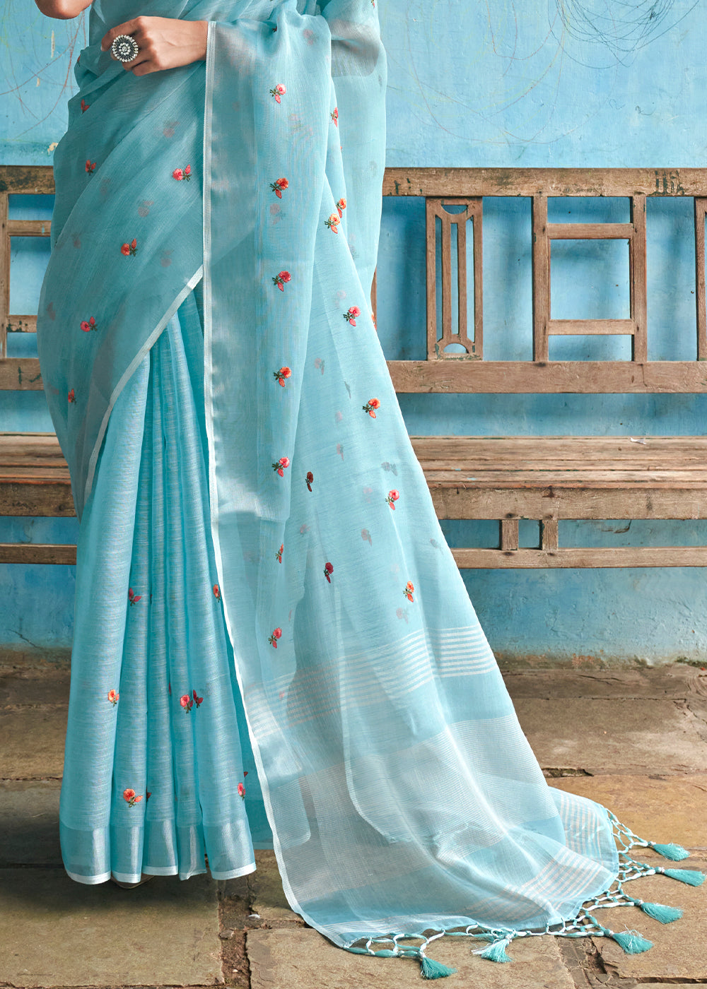 Serene Skies: A Sky Blue Linen Saree for Tranquil Beauty