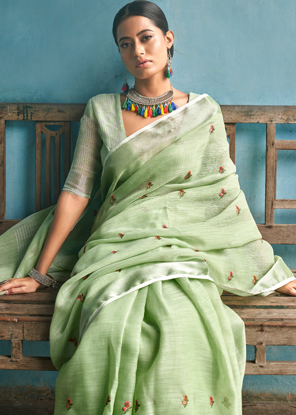 Enchanting Meadow: A Deep Light Green Linen Saree for Natural Beauty