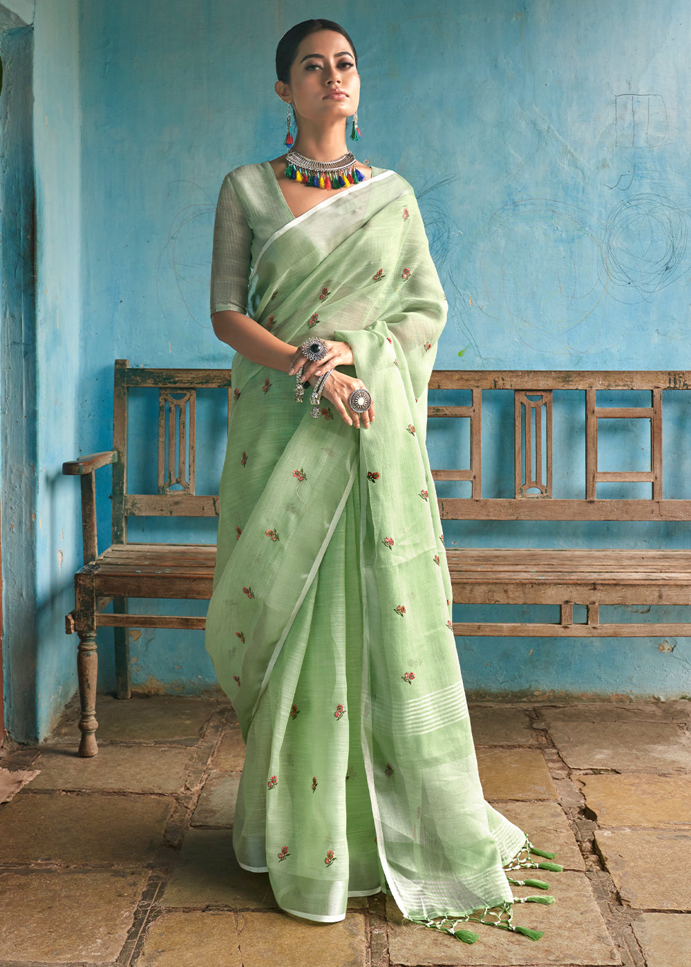 Enchanting Meadow: A Deep Light Green Linen Saree for Natural Beauty