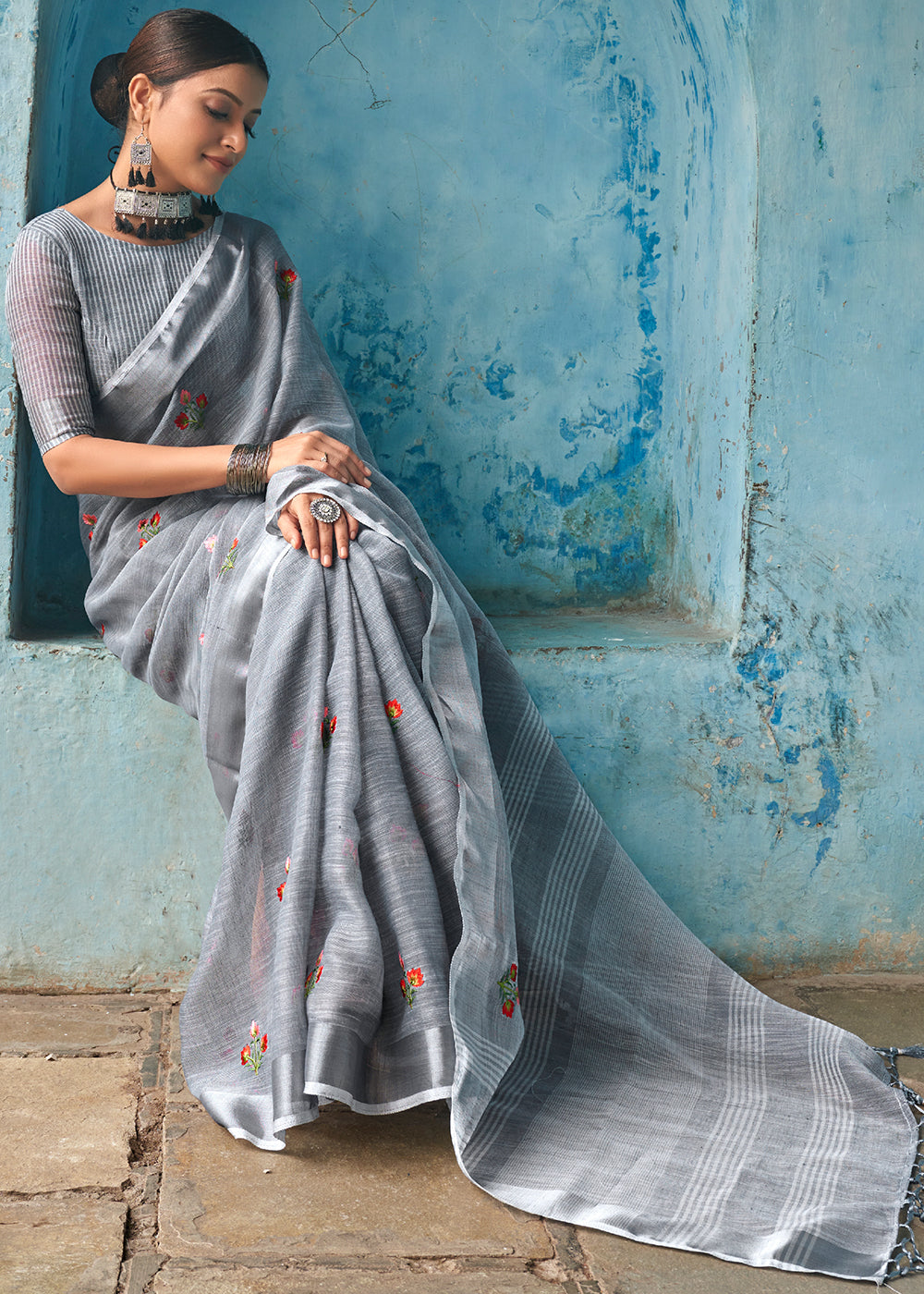 Timeless Grace: A Water Stone Grey Linen Saree for Effortless Style