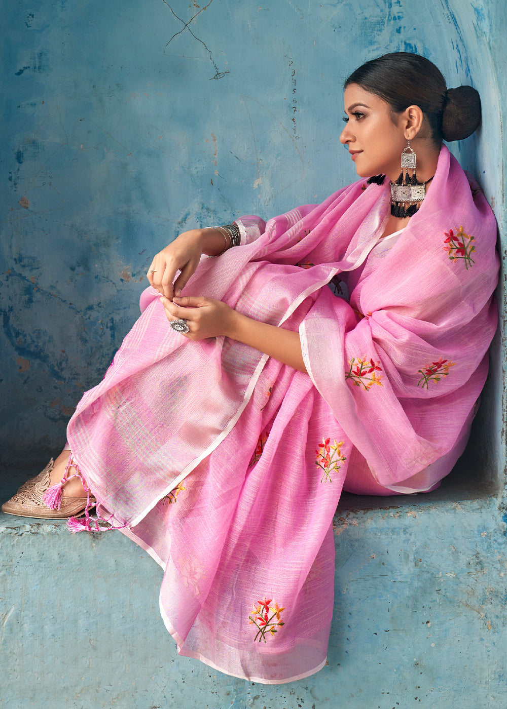 Regal Blush: A Princess Pink Linen Saree for Majestic Elegance