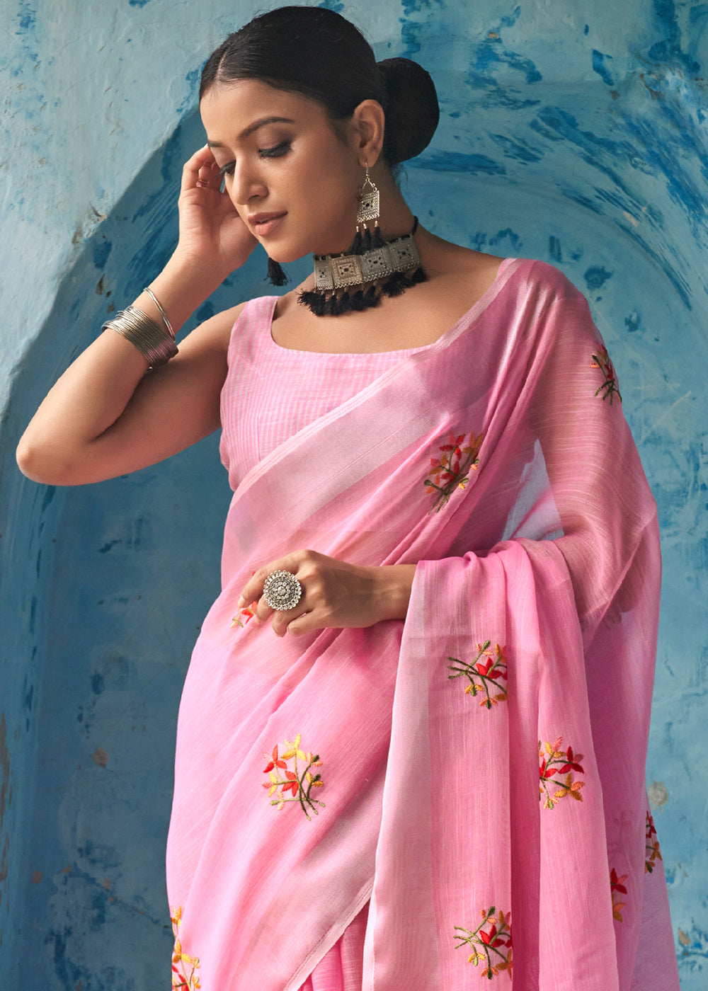 Regal Blush: A Princess Pink Linen Saree for Majestic Elegance