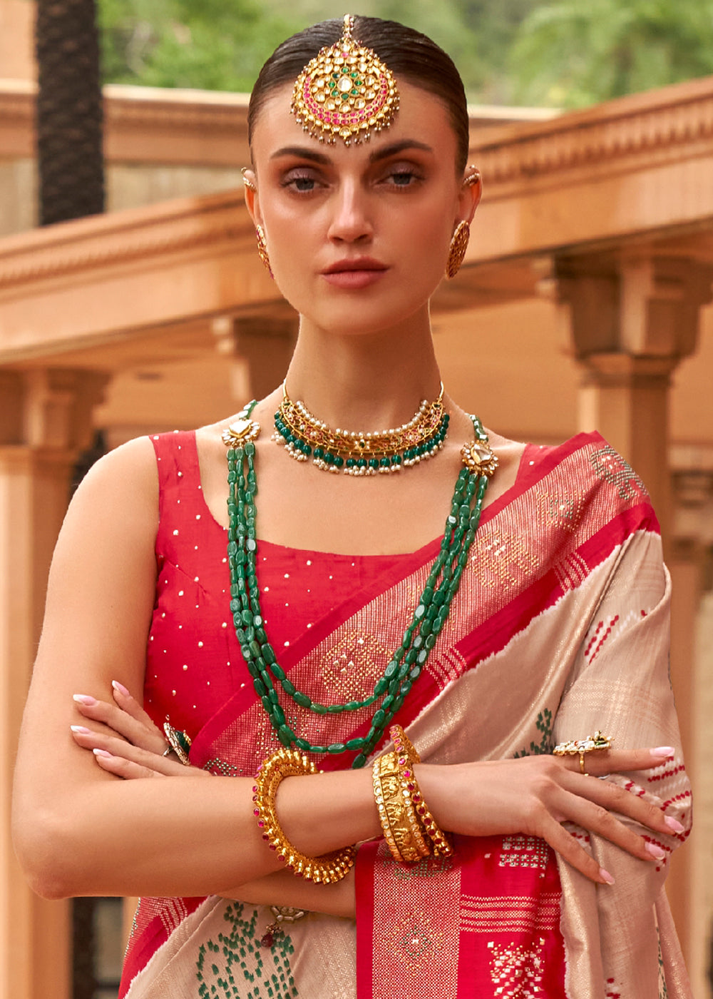 The Radiant Fusion of Pink and Red in Patola Saree