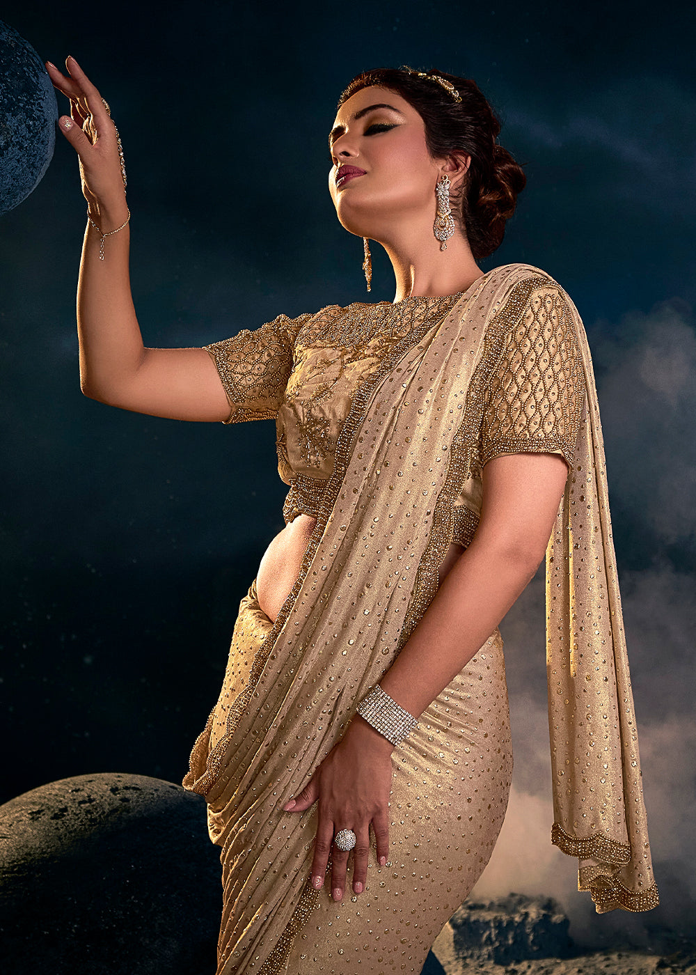 Opulent Golden Zari Embroidered Saree with Exquisite Detailing