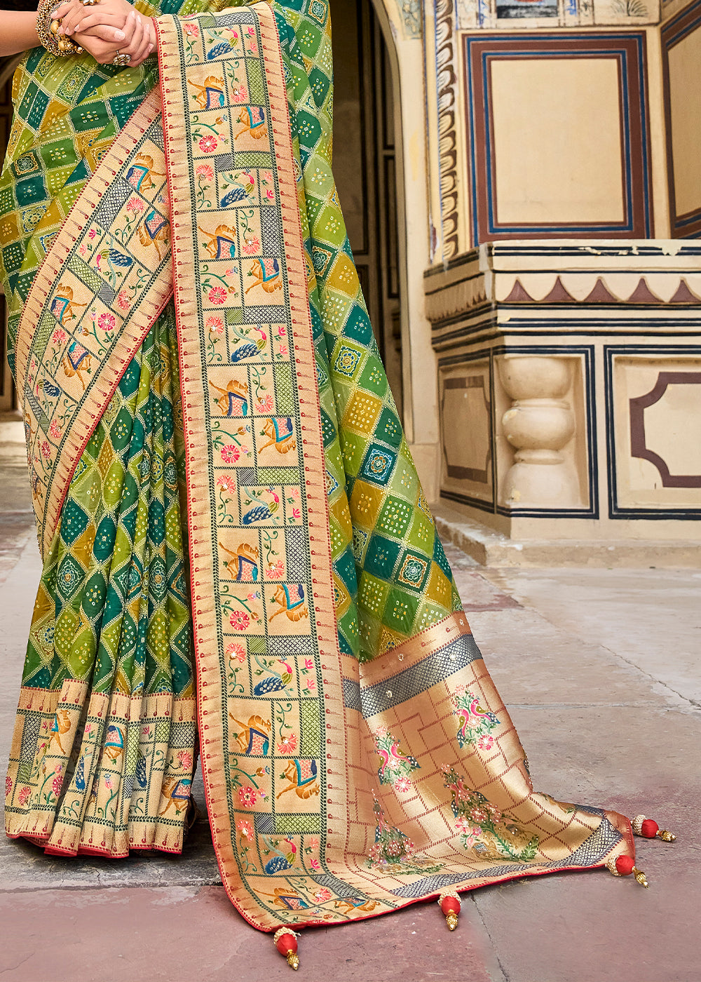 Enchanting Green Raw Silk Saree for Natural Elegance