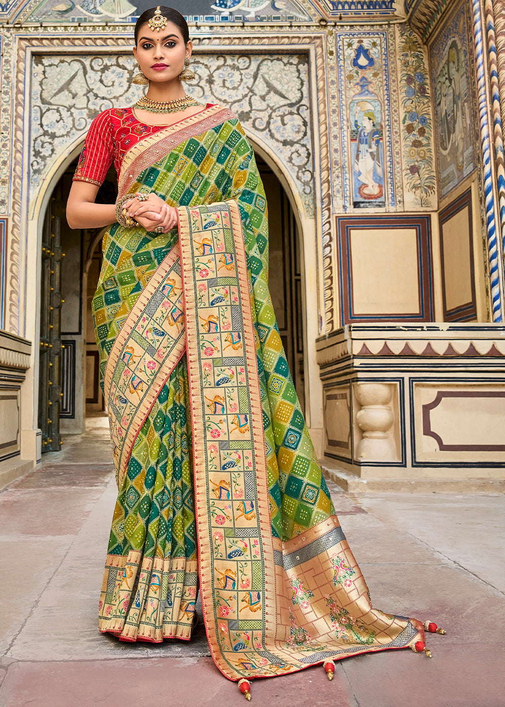 Enchanting Green Raw Silk Saree for Natural Elegance