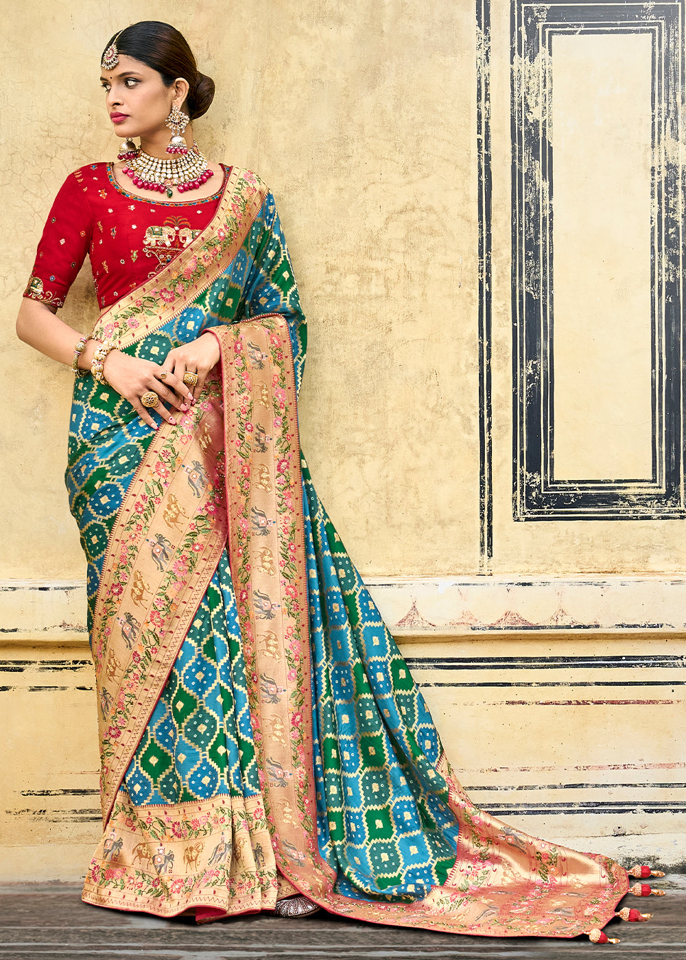 Mesmerizing Blue and Green Raw Silk Saree for Timeless Beauty